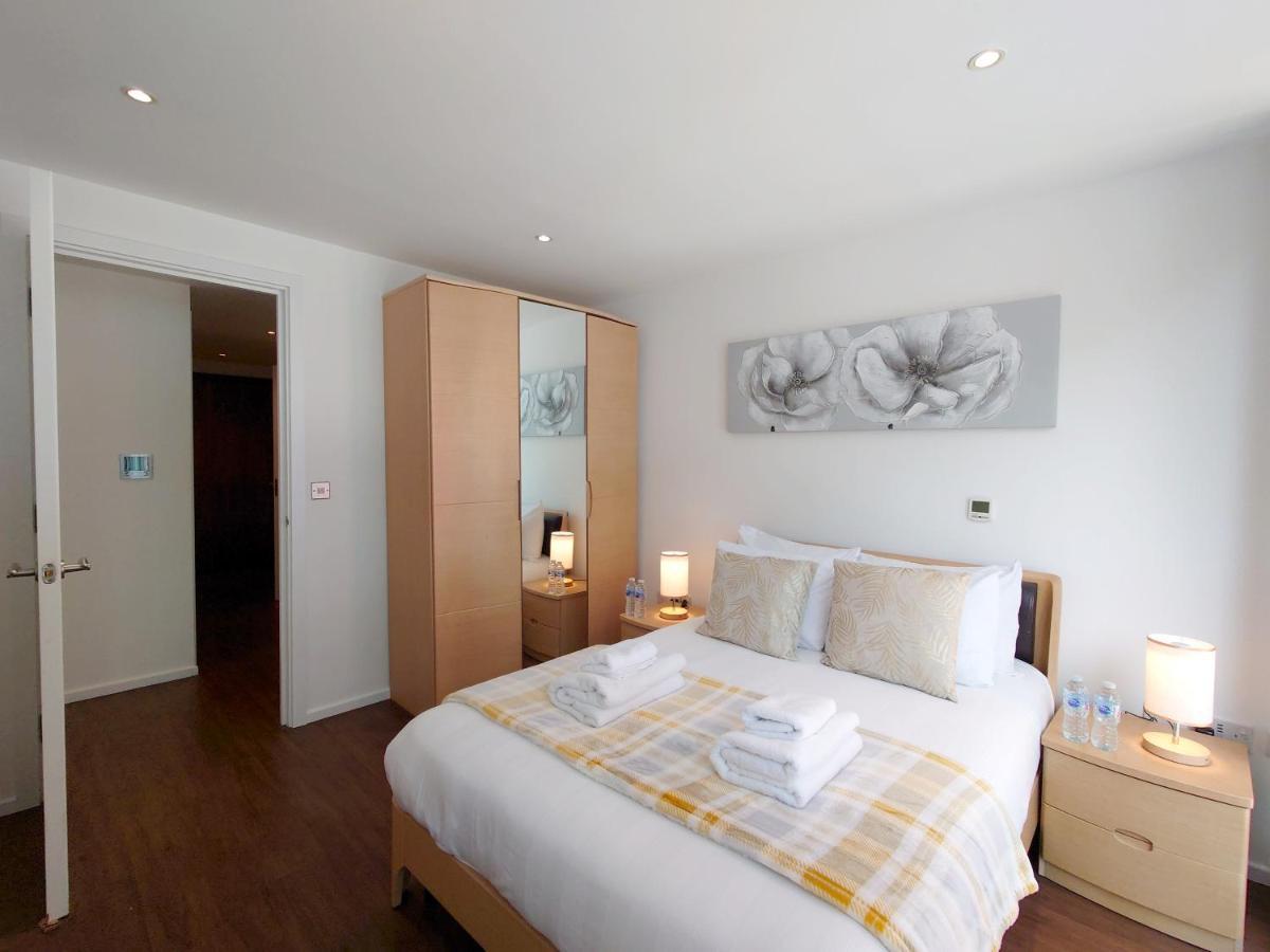 Fully Serviced Two Bed Apartment By Excel & O2 London Kültér fotó